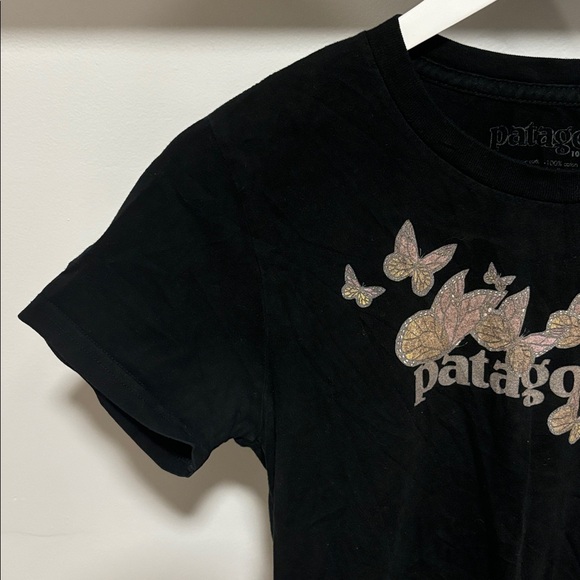Patagonia women’s black butterfly t shirt. - Picture 5 of 5